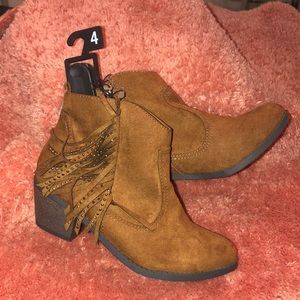 *Brand New* Kids Boots